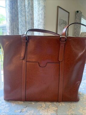Bostonian Leather Laptop Tote - Cognac Brown.